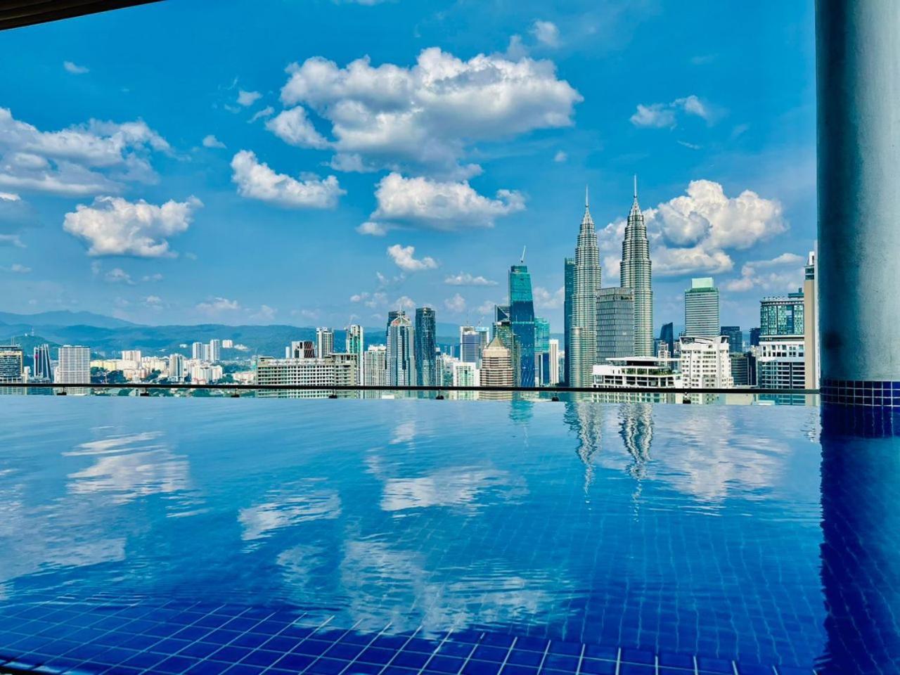 The Luxe Suites Klcc By Cozy Stay Kuala Lumpur Exterior photo
