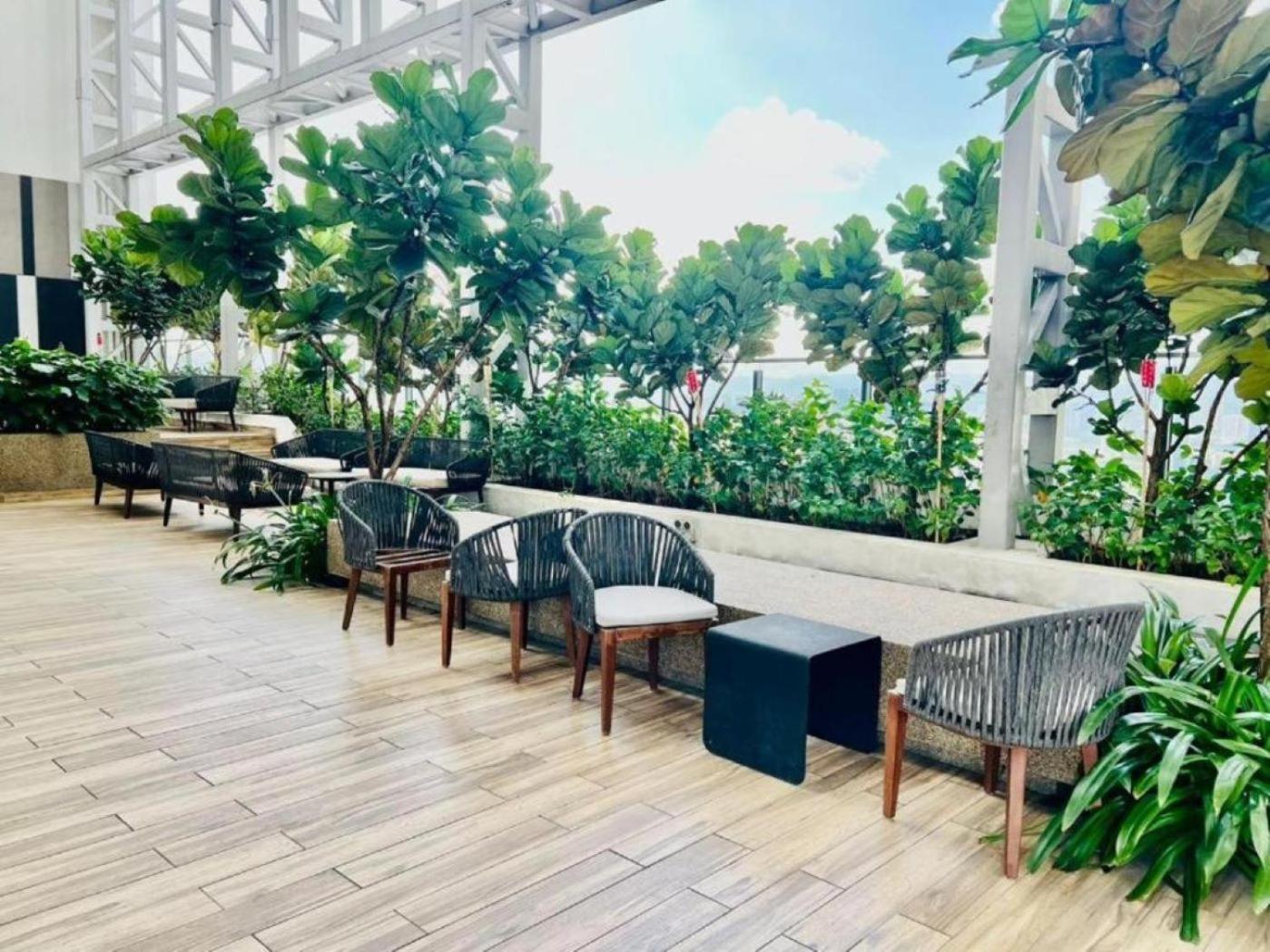 The Luxe Suites Klcc By Cozy Stay Kuala Lumpur Exterior photo